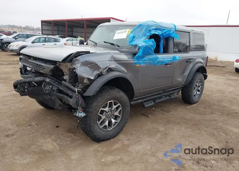 2025 Ford Bronco Badlands z USA, uszkodzony, nr VIN 1FMEE9BP8SLB02701